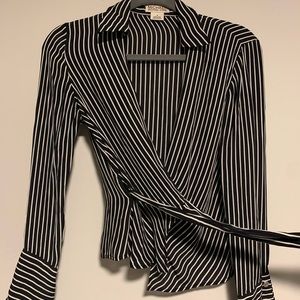 Long sleeve tied blouse